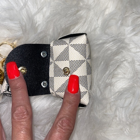 Ultra Mini Bag Keychain - Picture 10 of 10